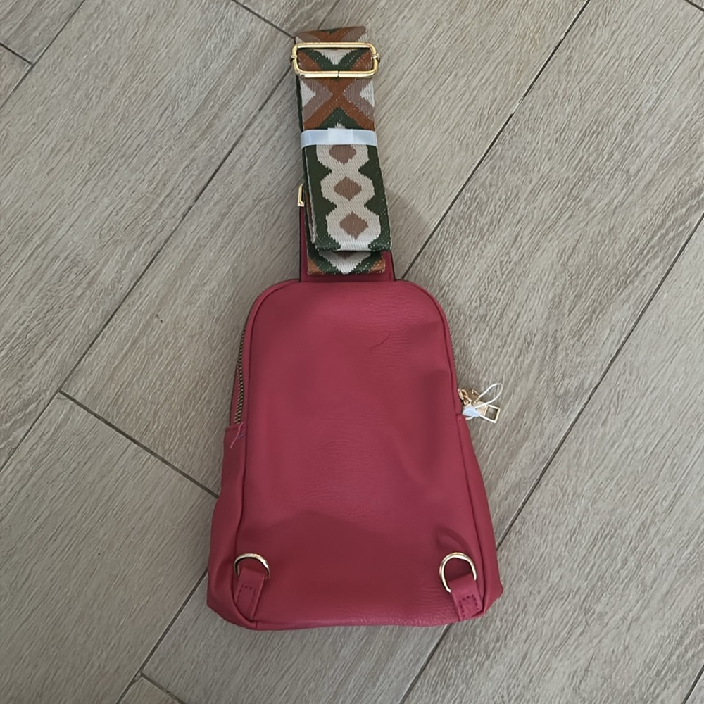 NEW NWT Chic Pink Crossbody Bag with Sturdy Southwest Patterned Strap and Gold - Picture 7 of 8